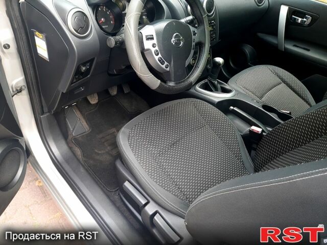 Серый Ниссан Кашкай, объемом двигателя 1.6 л и пробегом 245 тыс. км за 8100 $, фото 3 на Automoto.ua