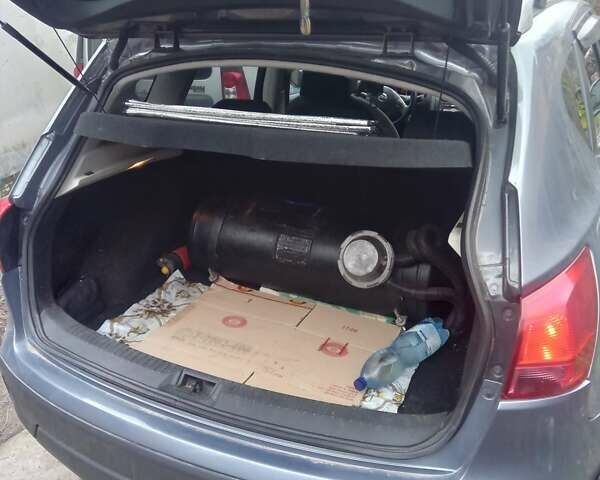 Сірий Ніссан Кашкай, об'ємом двигуна 2 л та пробігом 231 тис. км за 7800 $, фото 2 на Automoto.ua