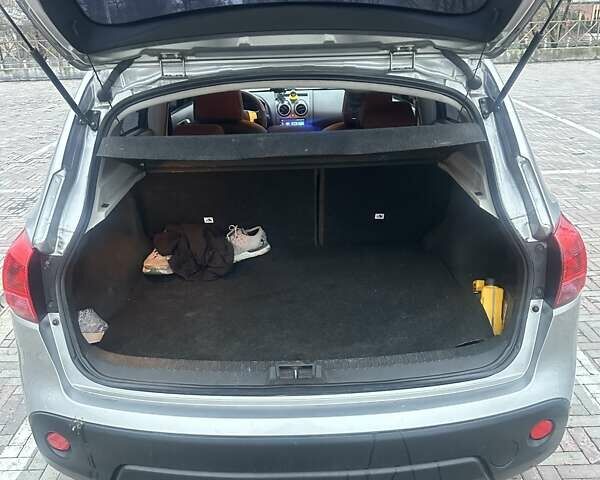 Сірий Ніссан Кашкай, об'ємом двигуна 1.6 л та пробігом 131 тис. км за 7500 $, фото 6 на Automoto.ua