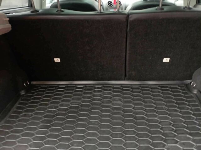 Серый Ниссан Кашкай, объемом двигателя 2 л и пробегом 230 тыс. км за 8898 $, фото 4 на Automoto.ua