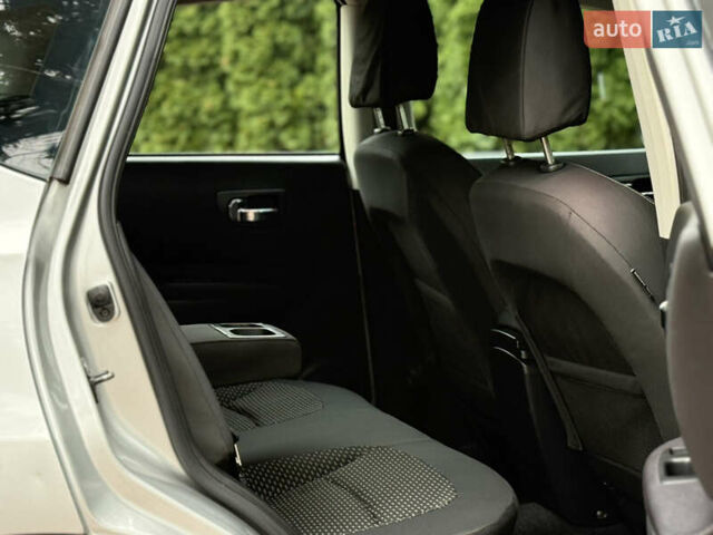 Серый Ниссан Кашкай, объемом двигателя 1.6 л и пробегом 250 тыс. км за 7750 $, фото 16 на Automoto.ua