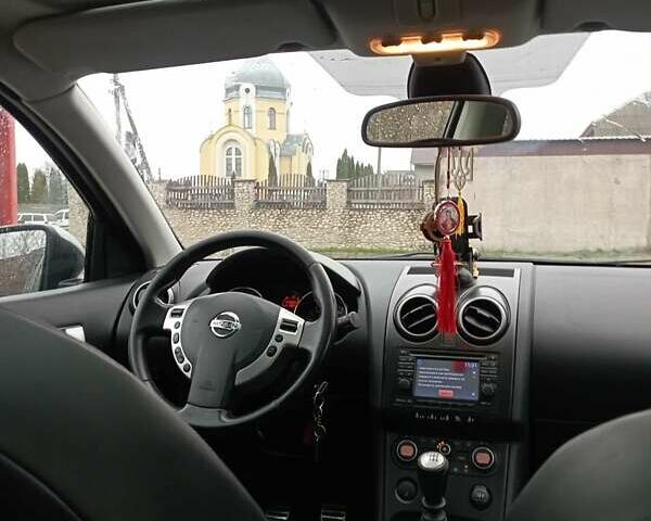 Серый Ниссан Кашкай, объемом двигателя 2 л и пробегом 230 тыс. км за 9000 $, фото 4 на Automoto.ua