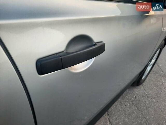 Серый Ниссан Кашкай, объемом двигателя 2 л и пробегом 188 тыс. км за 9300 $, фото 82 на Automoto.ua