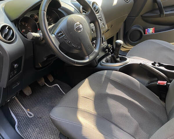 Сірий Ніссан Кашкай, об'ємом двигуна 1.6 л та пробігом 231 тис. км за 8000 $, фото 8 на Automoto.ua