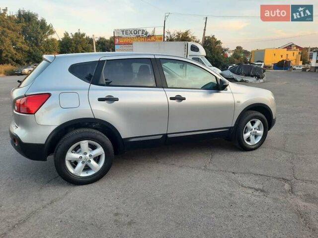 Серый Ниссан Кашкай, объемом двигателя 2 л и пробегом 188 тыс. км за 9300 $, фото 10 на Automoto.ua