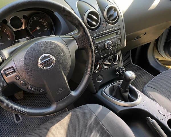 Сірий Ніссан Кашкай, об'ємом двигуна 1.6 л та пробігом 231 тис. км за 8000 $, фото 9 на Automoto.ua