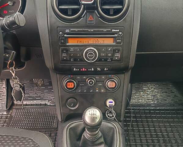 Серый Ниссан Кашкай, объемом двигателя 1.5 л и пробегом 256 тыс. км за 8200 $, фото 15 на Automoto.ua