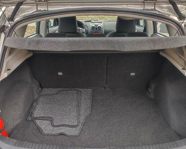 Серый Ниссан Кашкай, объемом двигателя 1.5 л и пробегом 256 тыс. км за 8200 $, фото 19 на Automoto.ua