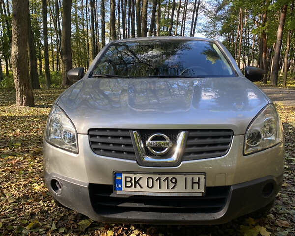 Сірий Ніссан Кашкай, об'ємом двигуна 1.6 л та пробігом 231 тис. км за 8000 $, фото 1 на Automoto.ua