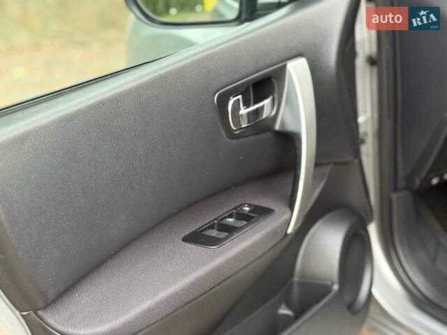 Сірий Ніссан Кашкай, об'ємом двигуна 1.6 л та пробігом 250 тис. км за 8400 $, фото 20 на Automoto.ua