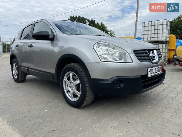 Серый Ниссан Кашкай, объемом двигателя 1.6 л и пробегом 176 тыс. км за 9900 $, фото 2 на Automoto.ua