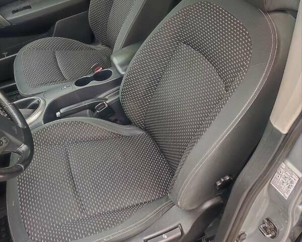 Серый Ниссан Кашкай, объемом двигателя 1.5 л и пробегом 256 тыс. км за 8200 $, фото 9 на Automoto.ua