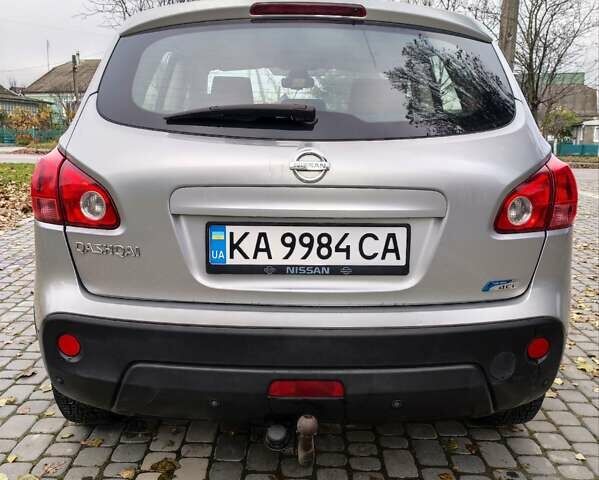 Серый Ниссан Кашкай, объемом двигателя 1.5 л и пробегом 256 тыс. км за 8200 $, фото 2 на Automoto.ua