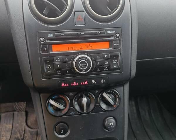 Серый Ниссан Кашкай, объемом двигателя 1.46 л и пробегом 238 тыс. км за 8500 $, фото 7 на Automoto.ua