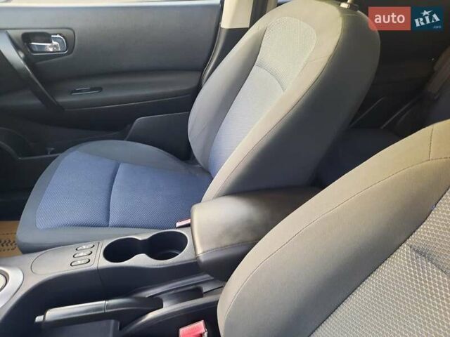 Серый Ниссан Кашкай, объемом двигателя 2 л и пробегом 188 тыс. км за 9300 $, фото 51 на Automoto.ua