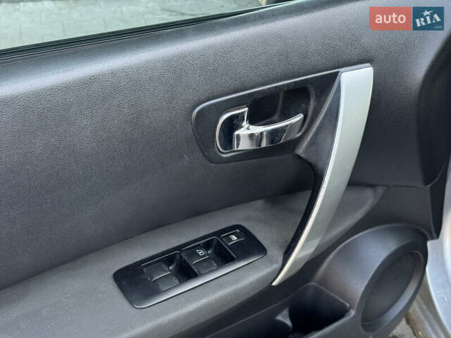 Серый Ниссан Кашкай, объемом двигателя 1.46 л и пробегом 274 тыс. км за 6899 $, фото 12 на Automoto.ua