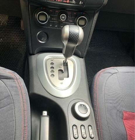 Сірий Ніссан Кашкай, об'ємом двигуна 2 л та пробігом 179 тис. км за 8000 $, фото 5 на Automoto.ua