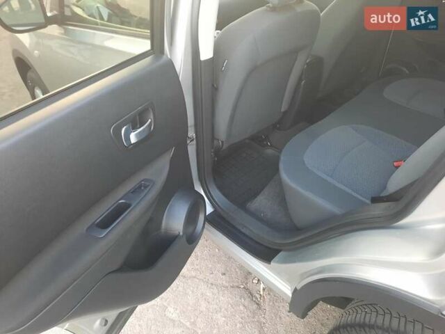 Серый Ниссан Кашкай, объемом двигателя 2 л и пробегом 188 тыс. км за 9300 $, фото 58 на Automoto.ua