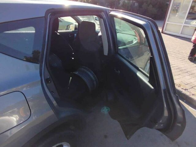 Серый Ниссан Кашкай, объемом двигателя 2 л и пробегом 306 тыс. км за 3766 $, фото 9 на Automoto.ua