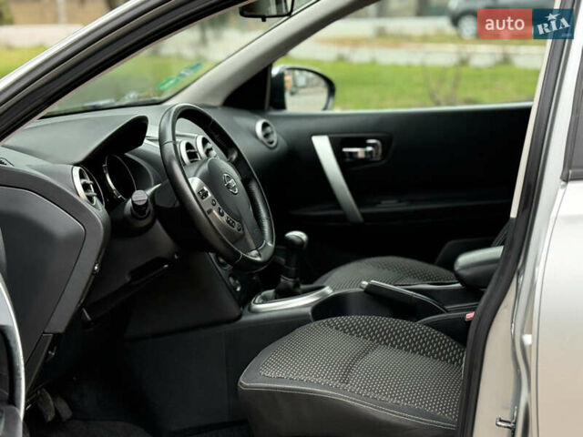 Серый Ниссан Кашкай, объемом двигателя 1.6 л и пробегом 250 тыс. км за 7750 $, фото 22 на Automoto.ua