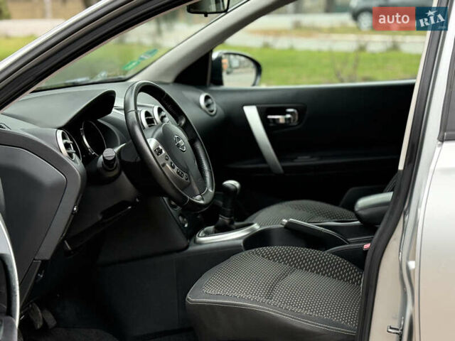 Сірий Ніссан Кашкай, об'ємом двигуна 1.6 л та пробігом 250 тис. км за 8400 $, фото 14 на Automoto.ua