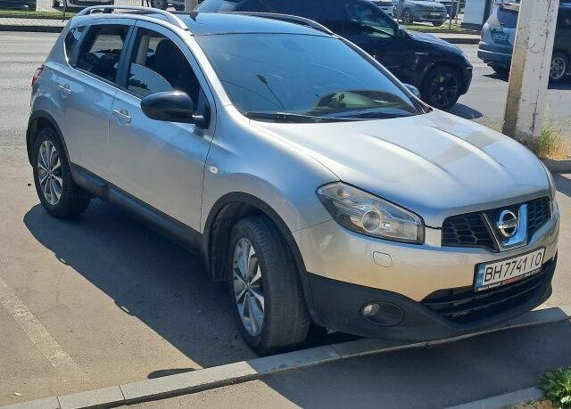 Серый Ниссан Кашкай, объемом двигателя 2 л и пробегом 156 тыс. км за 10700 $, фото 1 на Automoto.ua