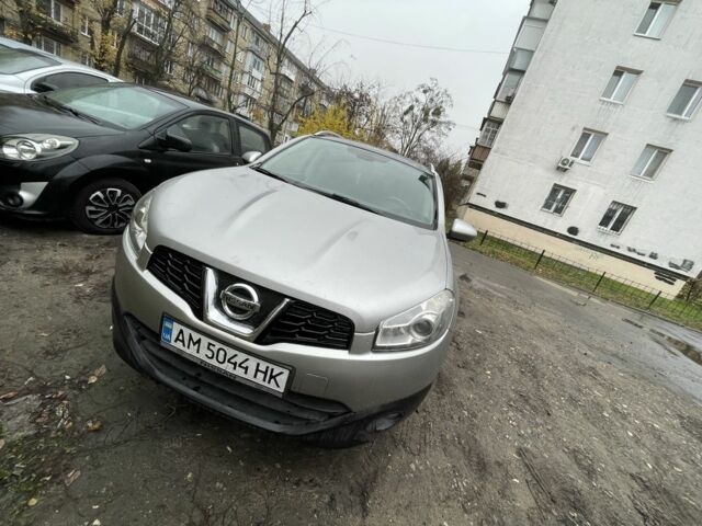 Серый Ниссан Кашкай, объемом двигателя 1.5 л и пробегом 247 тыс. км за 9700 $, фото 2 на Automoto.ua