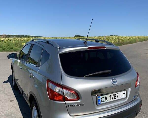 Сірий Ніссан Кашкай, об'ємом двигуна 1.5 л та пробігом 226 тис. км за 10200 $, фото 4 на Automoto.ua
