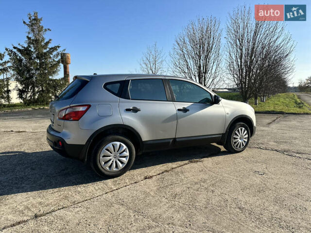 Сірий Ніссан Кашкай, об'ємом двигуна 1.6 л та пробігом 330 тис. км за 7700 $, фото 5 на Automoto.ua