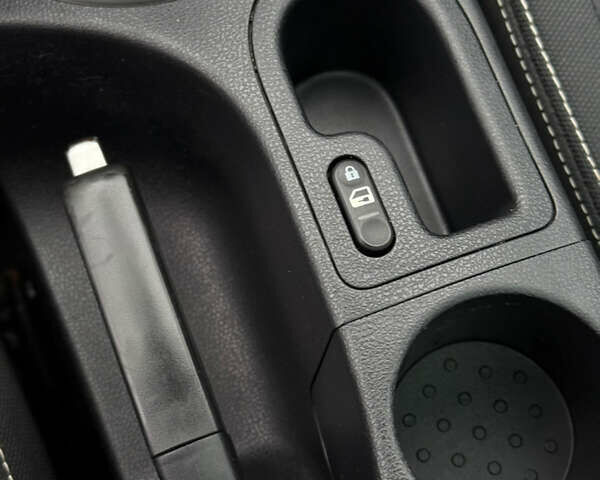 Сірий Ніссан Кашкай, об'ємом двигуна 1.5 л та пробігом 192 тис. км за 9200 $, фото 66 на Automoto.ua