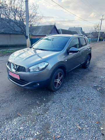 Серый Ниссан Кашкай, объемом двигателя 1.5 л и пробегом 216 тыс. км за 10600 $, фото 3 на Automoto.ua