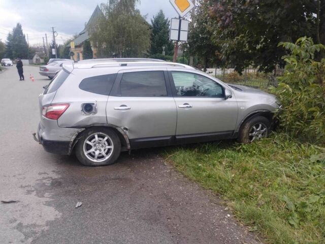 Серый Ниссан Кашкай, объемом двигателя 1.5 л и пробегом 200 тыс. км за 5000 $, фото 1 на Automoto.ua