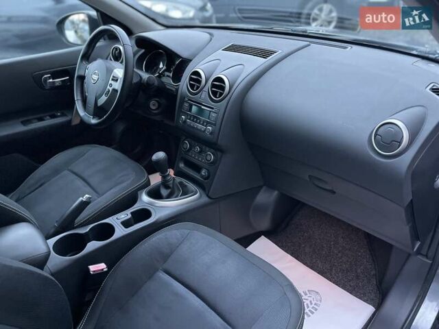 Сірий Ніссан Кашкай, об'ємом двигуна 1.5 л та пробігом 218 тис. км за 12000 $, фото 41 на Automoto.ua