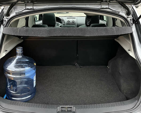 Серый Ниссан Кашкай, объемом двигателя 1.46 л и пробегом 165 тыс. км за 10200 $, фото 17 на Automoto.ua