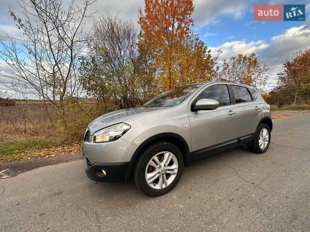 Серый Ниссан Кашкай, объемом двигателя 2 л и пробегом 208 тыс. км за 10500 $, фото 2 на Automoto.ua