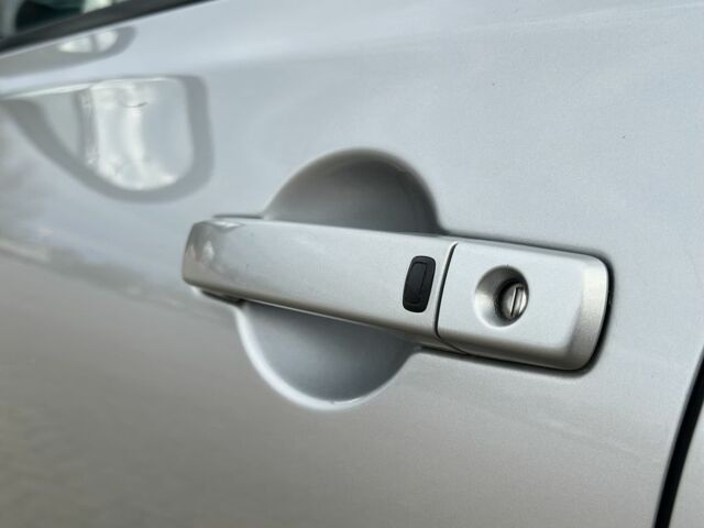 Сірий Ніссан Кашкай, об'ємом двигуна 2 л та пробігом 232 тис. км за 11450 $, фото 6 на Automoto.ua