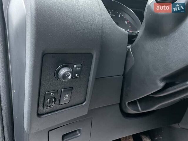 Сірий Ніссан Кашкай, об'ємом двигуна 1.5 л та пробігом 218 тис. км за 12000 $, фото 13 на Automoto.ua