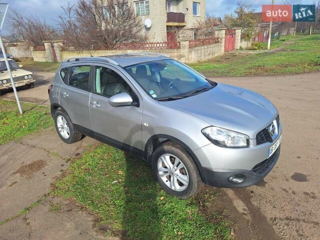 Серый Ниссан Кашкай, объемом двигателя 1.5 л и пробегом 218 тыс. км за 10250 $, фото 2 на Automoto.ua