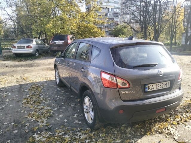 Серый Ниссан Кашкай, объемом двигателя 1.5 л и пробегом 232 тыс. км за 9100 $, фото 4 на Automoto.ua