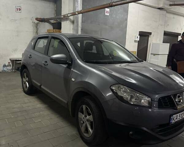 Серый Ниссан Кашкай, объемом двигателя 2 л и пробегом 198 тыс. км за 10000 $, фото 1 на Automoto.ua