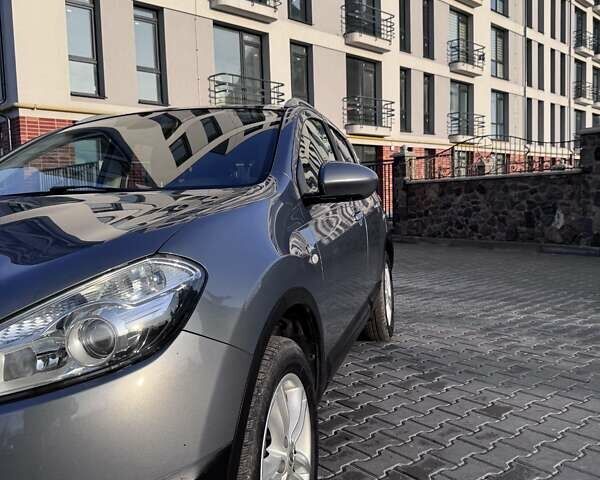 Серый Ниссан Кашкай, объемом двигателя 1.46 л и пробегом 235 тыс. км за 9000 $, фото 26 на Automoto.ua