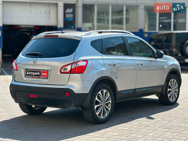 Сірий Ніссан Кашкай, об'ємом двигуна 2 л та пробігом 156 тис. км за 11440 $, фото 4 на Automoto.ua