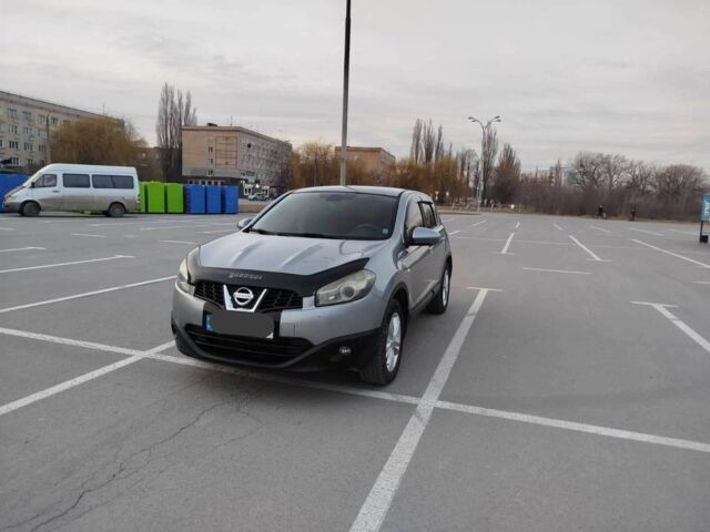 Серый Ниссан Кашкай, объемом двигателя 1.5 л и пробегом 250 тыс. км за 9000 $, фото 3 на Automoto.ua