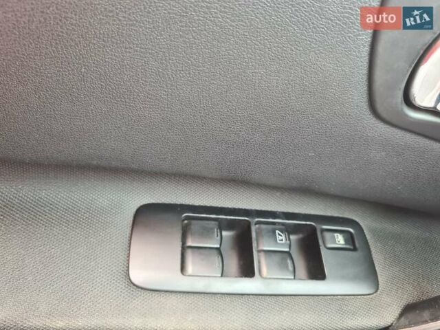 Сірий Ніссан Кашкай, об'ємом двигуна 2 л та пробігом 167 тис. км за 11000 $, фото 26 на Automoto.ua