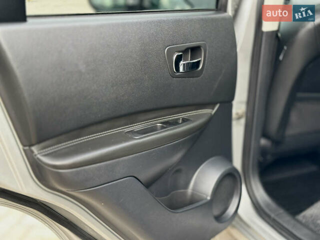 Сірий Ніссан Кашкай, об'ємом двигуна 2 л та пробігом 232 тис. км за 11450 $, фото 25 на Automoto.ua