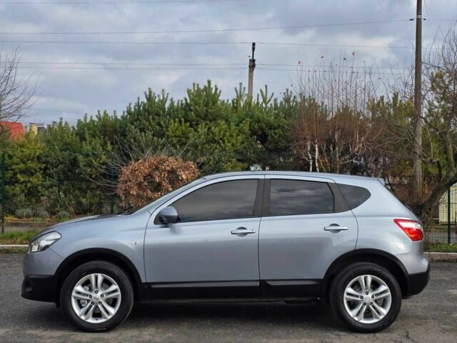 Серый Ниссан Кашкай, объемом двигателя 2 л и пробегом 195 тыс. км за 9999 $, фото 2 на Automoto.ua