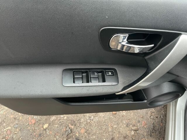 Серый Ниссан Кашкай, объемом двигателя 1.5 л и пробегом 247 тыс. км за 9700 $, фото 11 на Automoto.ua