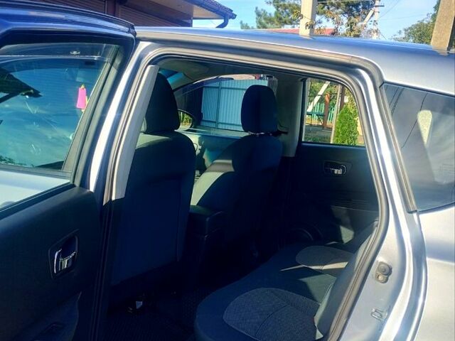 Серый Ниссан Кашкай, объемом двигателя 2 л и пробегом 211 тыс. км за 9700 $, фото 3 на Automoto.ua