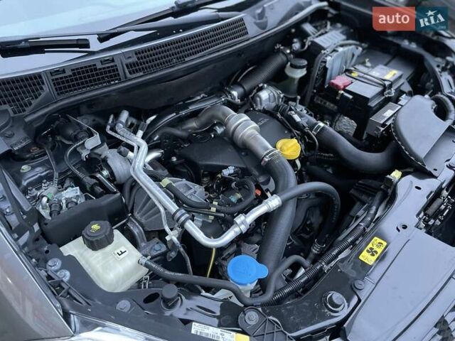 Сірий Ніссан Кашкай, об'ємом двигуна 1.5 л та пробігом 218 тис. км за 12000 $, фото 44 на Automoto.ua