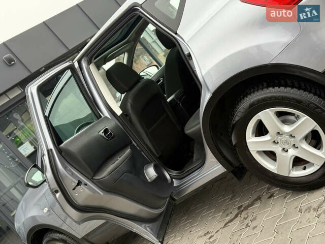 Сірий Ніссан Кашкай, об'ємом двигуна 1.5 л та пробігом 192 тис. км за 9200 $, фото 74 на Automoto.ua